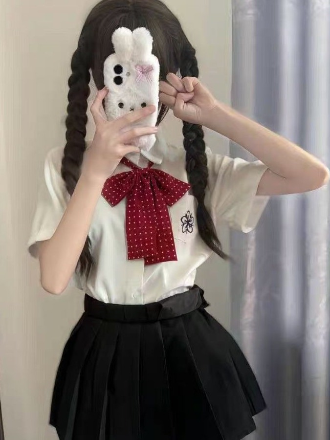 Summer Women's College Style J - đánh giá và giá Embroidery Uniform